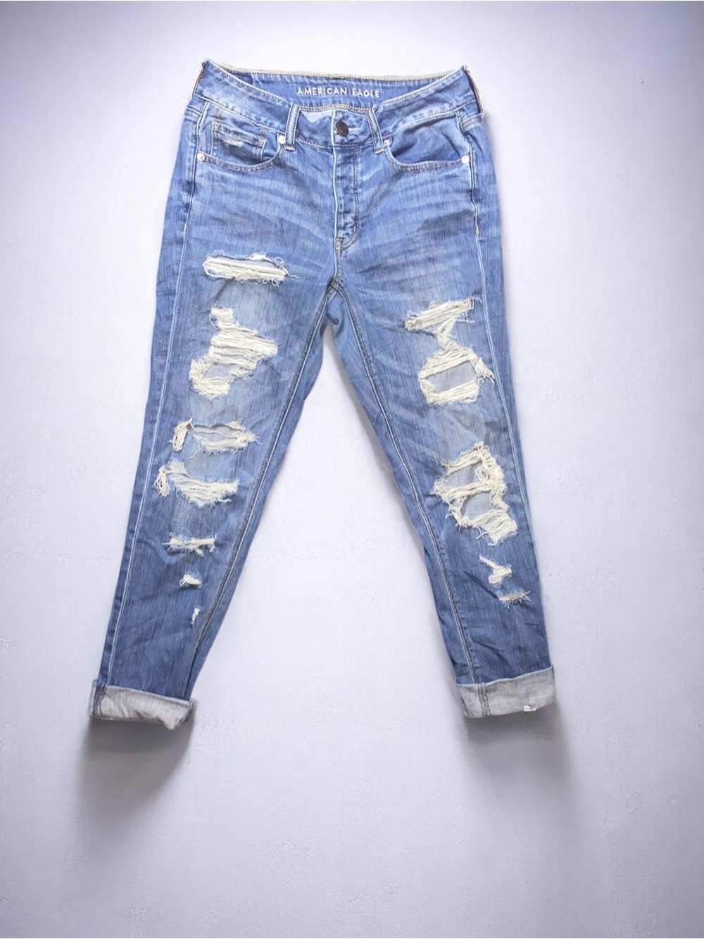 AmericanAmerican Eagle Tomgirl Distressed Jeans Size 2 Regular Light Wash